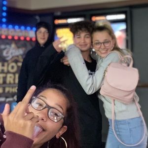 Meet your Posher, Elizabeth